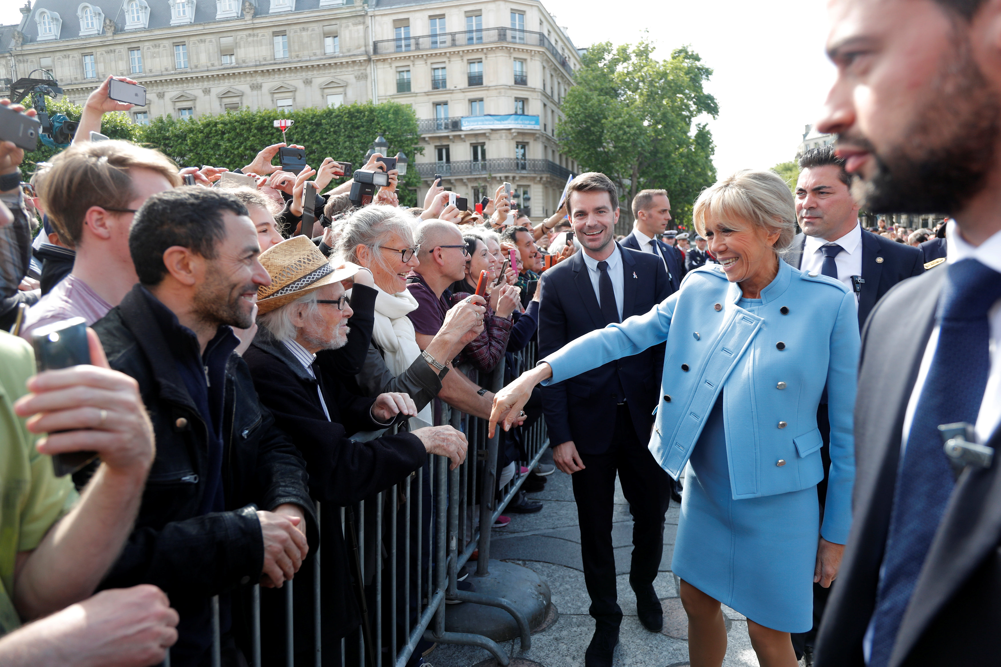 2017-05-14T172448Z_1347949227_RC14FEC3ACE0_RTRMADP_3_FRANCE-ELECTION