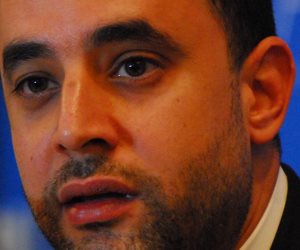 دليل الثراء السريع.. كيف تحول ابن الموظف «أسامة الباز» إلى ملياردير متعثر؟ (الحلقة الأولى) دليل الثراء السريع.. كيف تحول ابن الموظف «أسامة الباز» إلى ملياردير متعثر؟ (الحلقة الأولى)