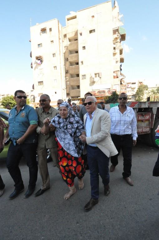 محافظ بورسعيد يستجيب لشكوى سيدة مسنة11