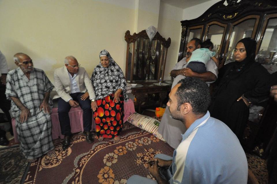 محافظ بورسعيد يستجيب لشكوى سيدة مسنة2