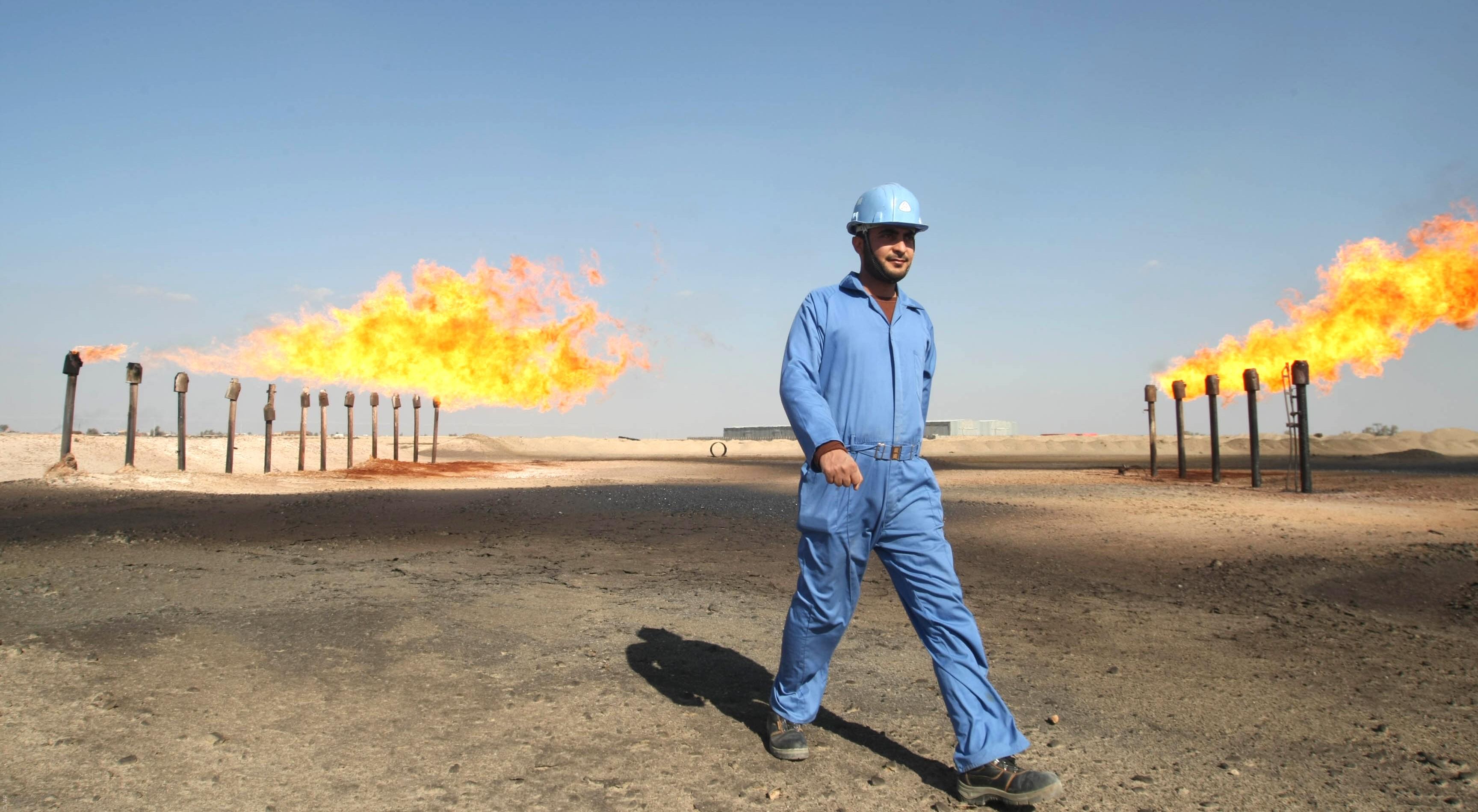 صورة لأحدى مصانع المواد البتروية في العراق
