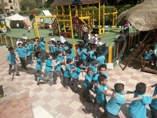 toewijzing schaal teer حفل ترحيب لتلاميذ رياض الأطفال في مدرسة بورسعيد القومية (صور) | صوت الأمة
