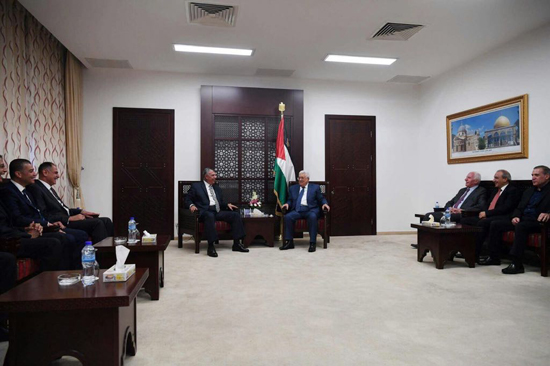 الرئيس الفلسطينى و رئيس المخابرات  (2)