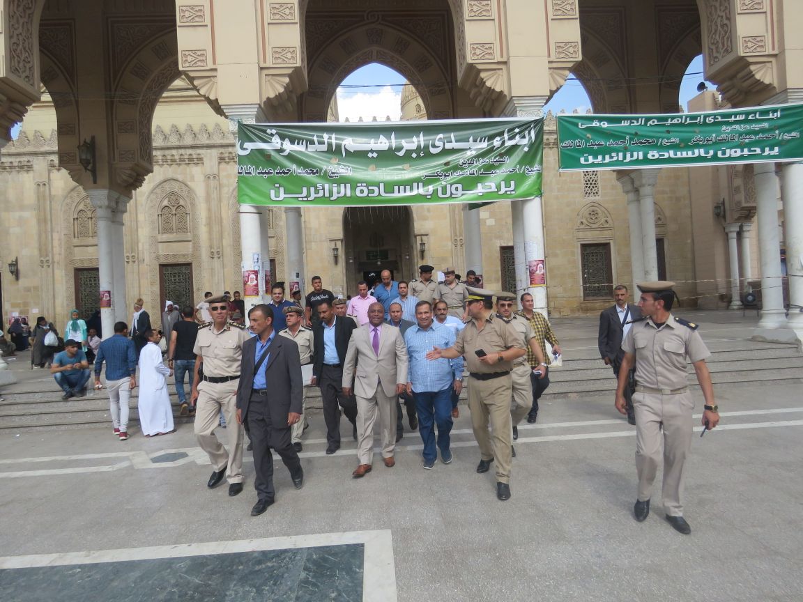  مدير امن الغربية يتفقد خدمات تأمين مسجد السيد البدوى (4)