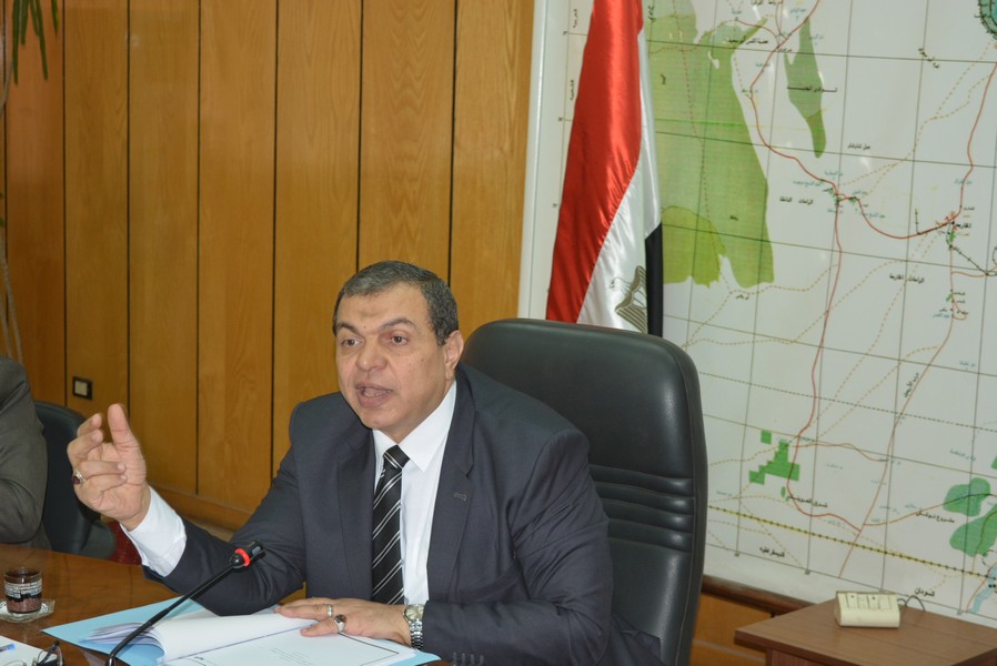  محمد سعفان وزير القوي العاملة (1)