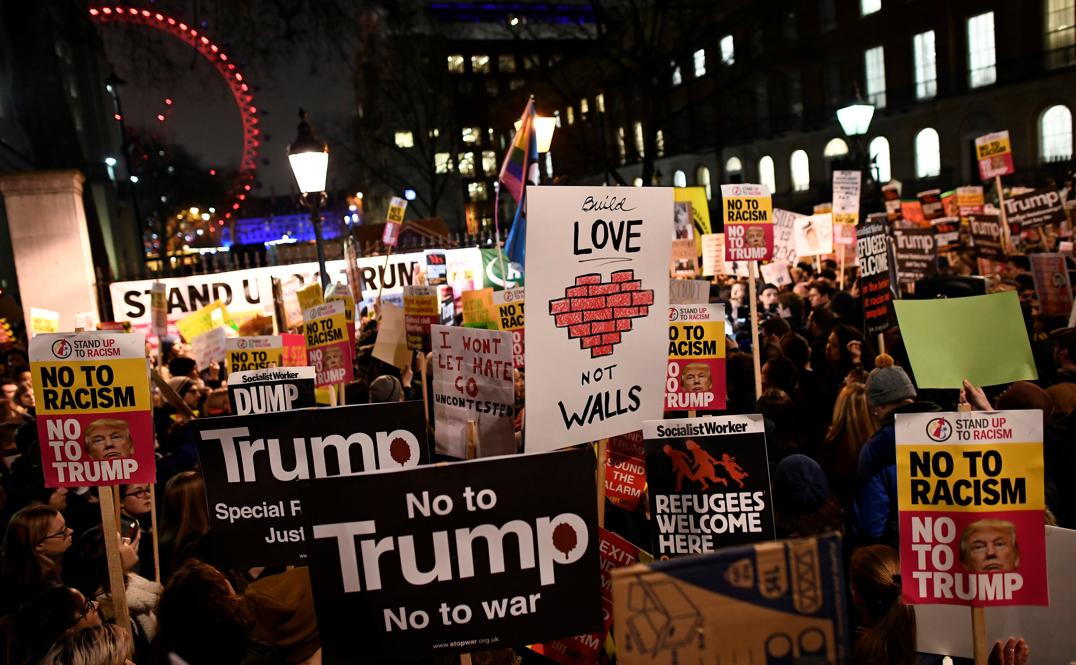 1423209-تظاهرة-حاشدة-فى-لندن-ضد-ترامب---رويترز