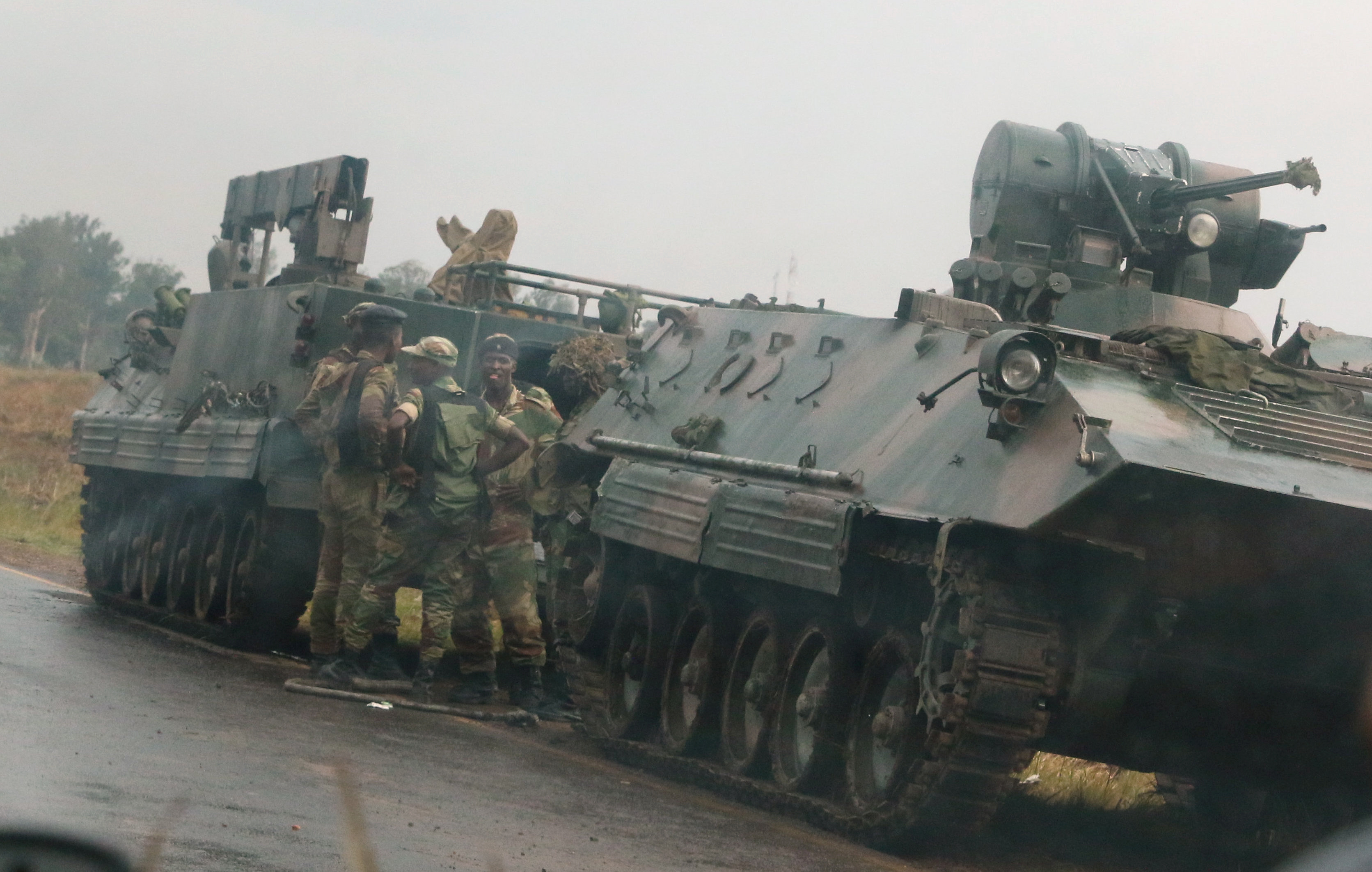 جيش زيمبابوى يستولى على السلطة  (8)