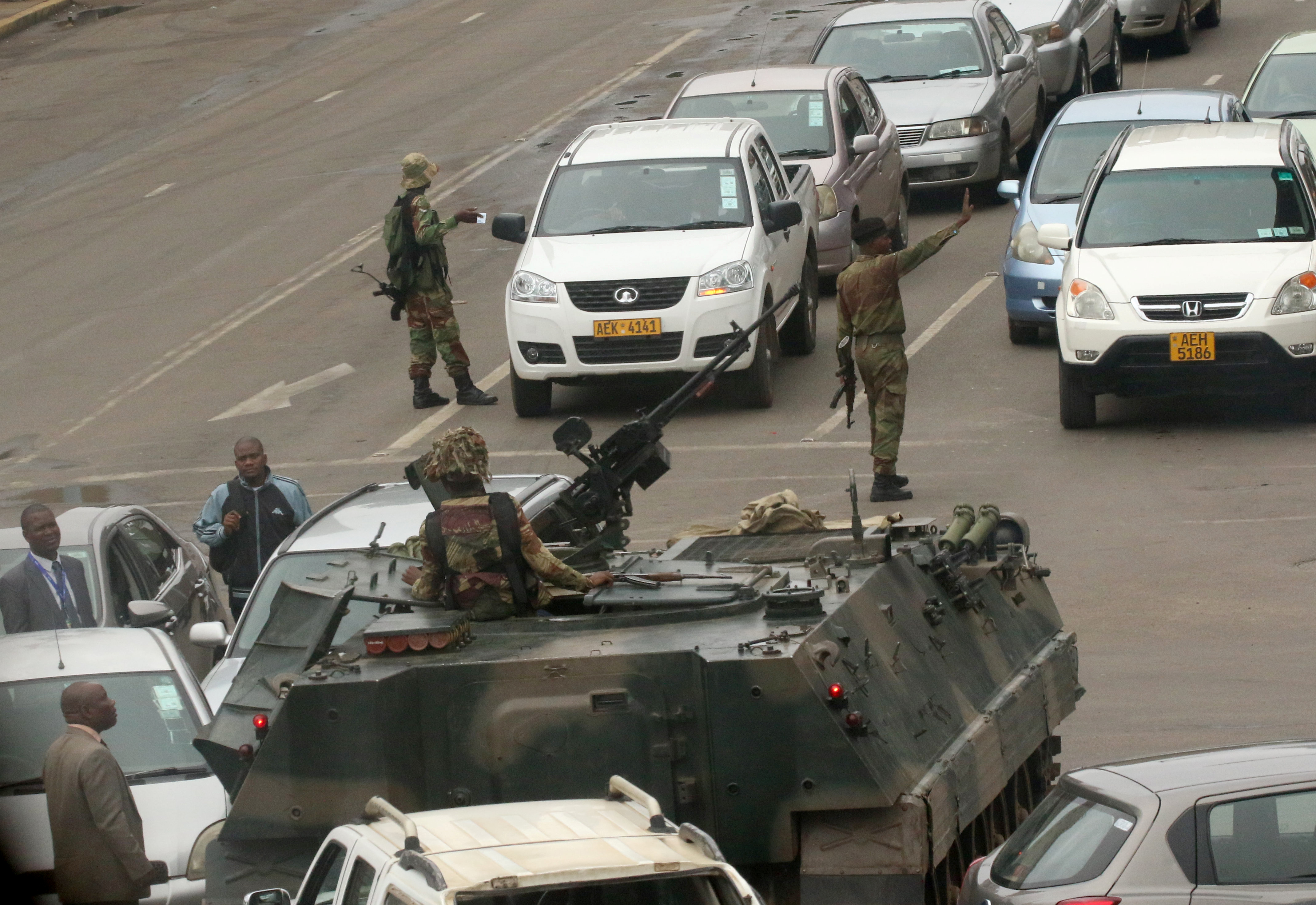 جيش زيمبابوى يستولى على السلطة  (14)