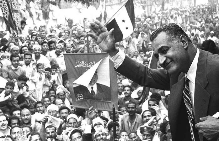 Nasser_in_Mansoura,_1960