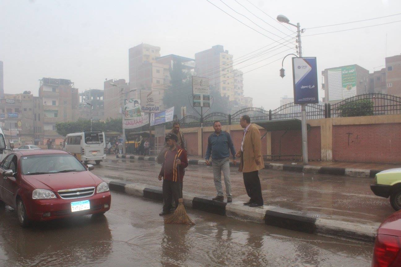 4- شوارع دسوق تغرق بالأمطار
