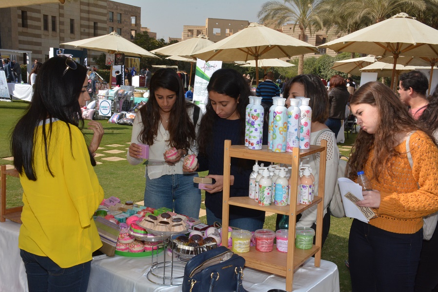 الجامعة الأمريكية بالقاهرة تنظم صنع في مصر لتشجيع الشركات المصرية (2)