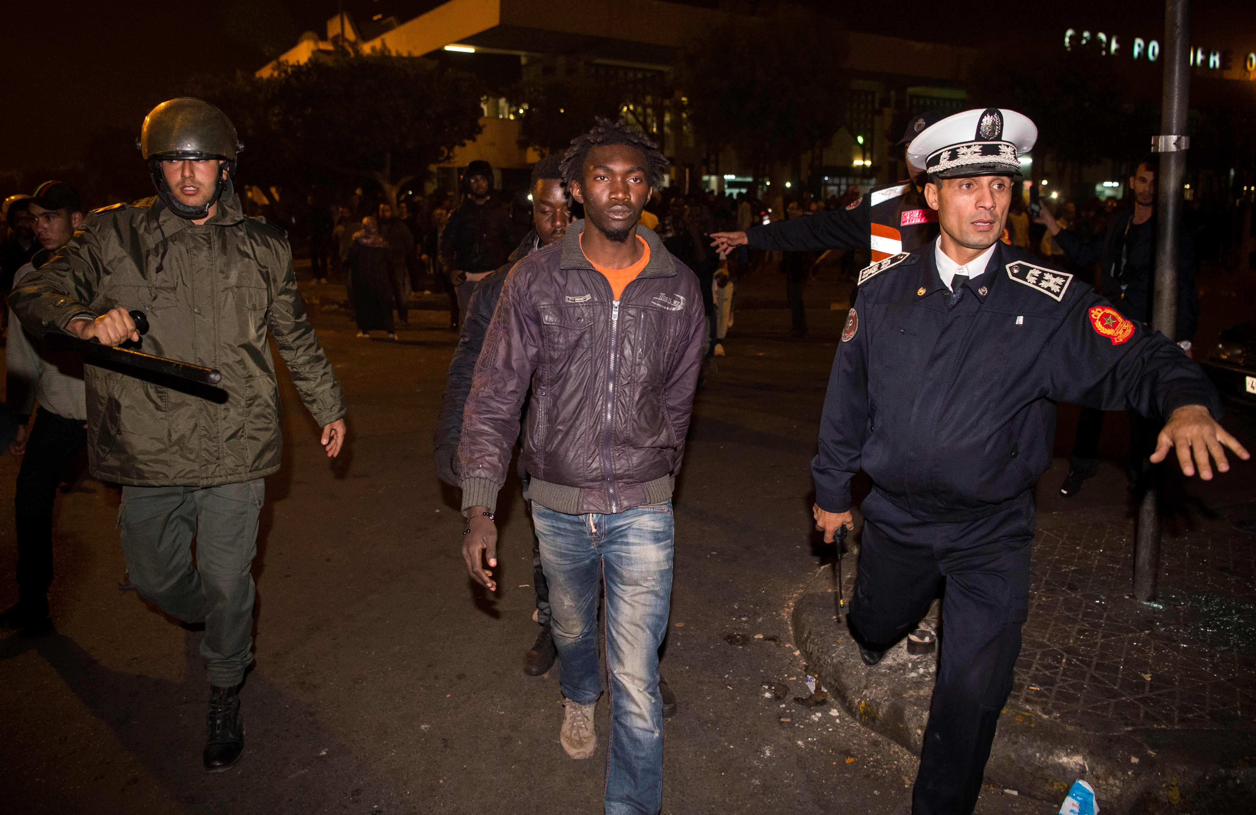 الشرطة المغربية تعتقل عدد من المهاجرين المتسببين فى أعمال عنف
