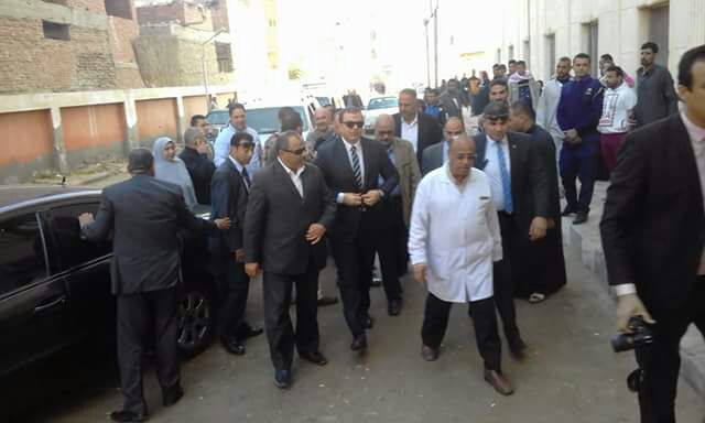 وزير القوي العاملة يزور أمام مسجد الروضة (2)
