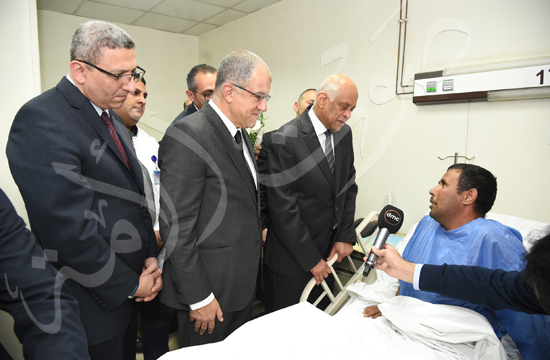 رئيس مجلس النواب يزور مصابين  حادث مسجد الروضة (4)