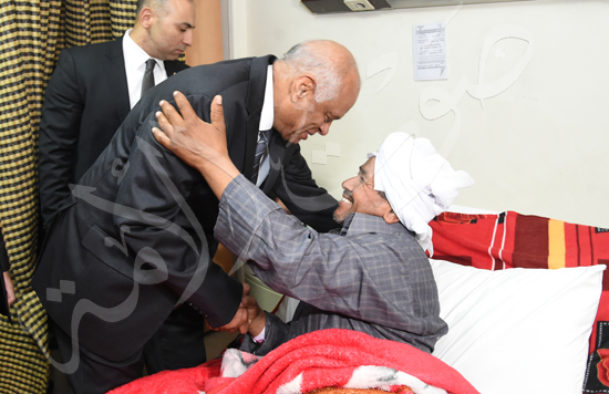 رئيس مجلس النواب يزور مصابين  حادث مسجد الروضة (6)
