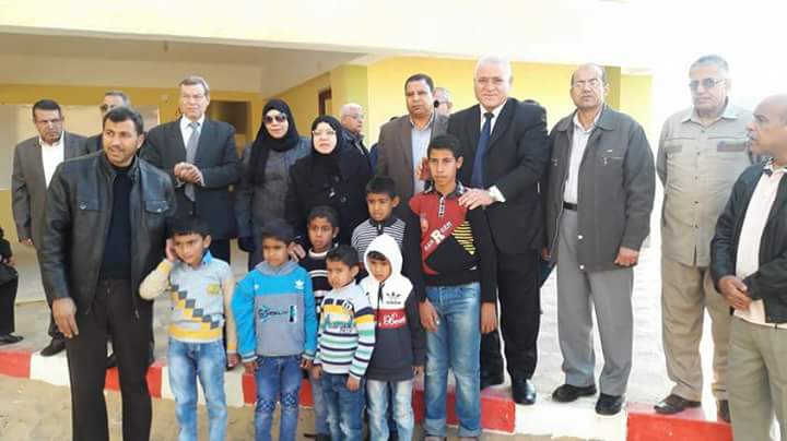 وكيل تعليم شمال سيناء تواصل زيارتها لمدارس الروضة ببئر العبد (2)