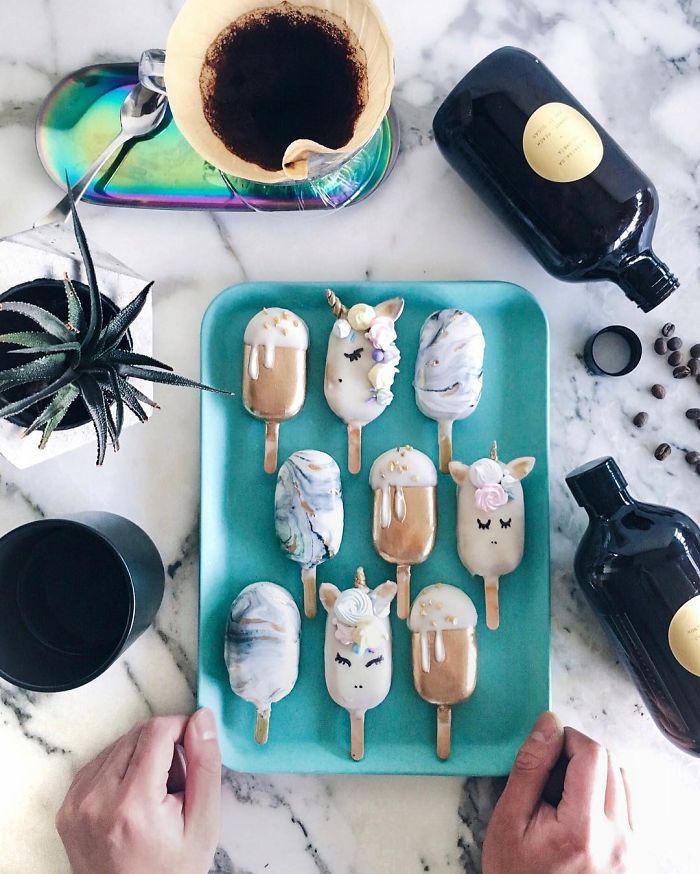 Avid-home-baker-who-turns-leftover-cake-scraps-into-meticulously-crafted-cake-popsicles-59eef1eb8b55b__700