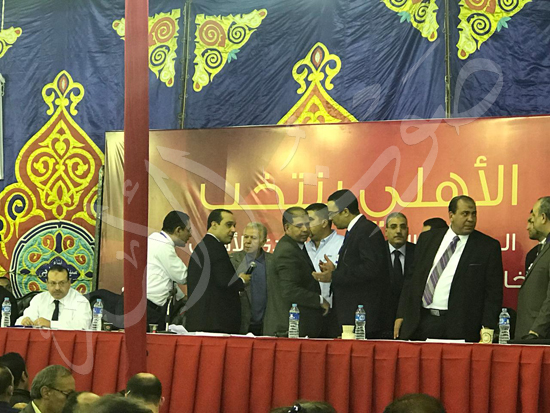 اللجنة المشرفة تطرد حسن حمدي من الخيمة الانتخابية (2)