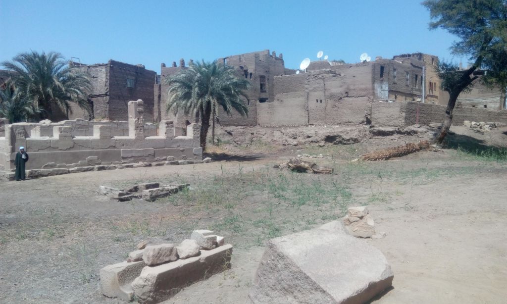 معبد مونتو إلة الحرب بمدينة الطود جنوب الأقصر تحفة فرعونية تاريخية  (8)