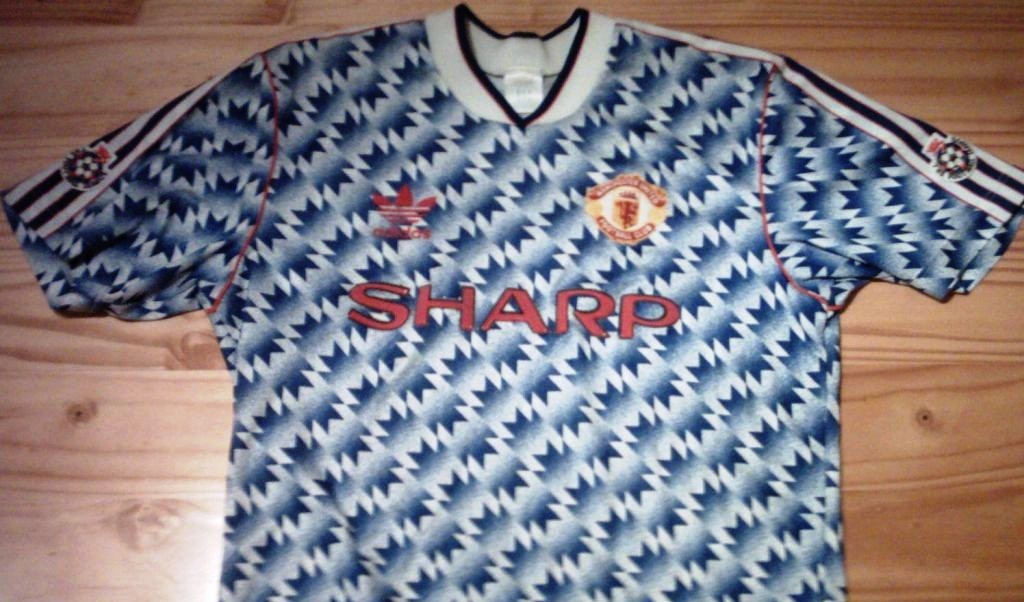 القميص الإحتياطى لنادى مانشستر يونايتد الإنجليزى لعام 1992