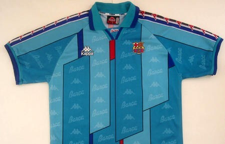 القميص الإحتياطى لنادى برشلونة لعام 1995
