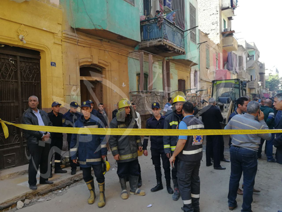 شرطة النجدة صباح اليوم بإنهيار عقار بمنطقة جزيرة بدران بروض الفرج (3)