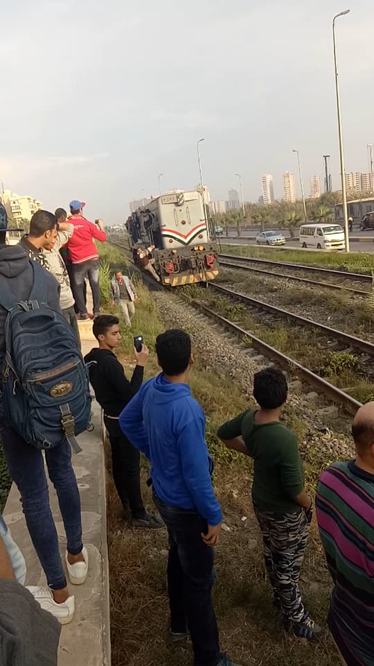 إنفصال جرار عن أحد عربات قطار أبو قير بالإسكندرية (3)