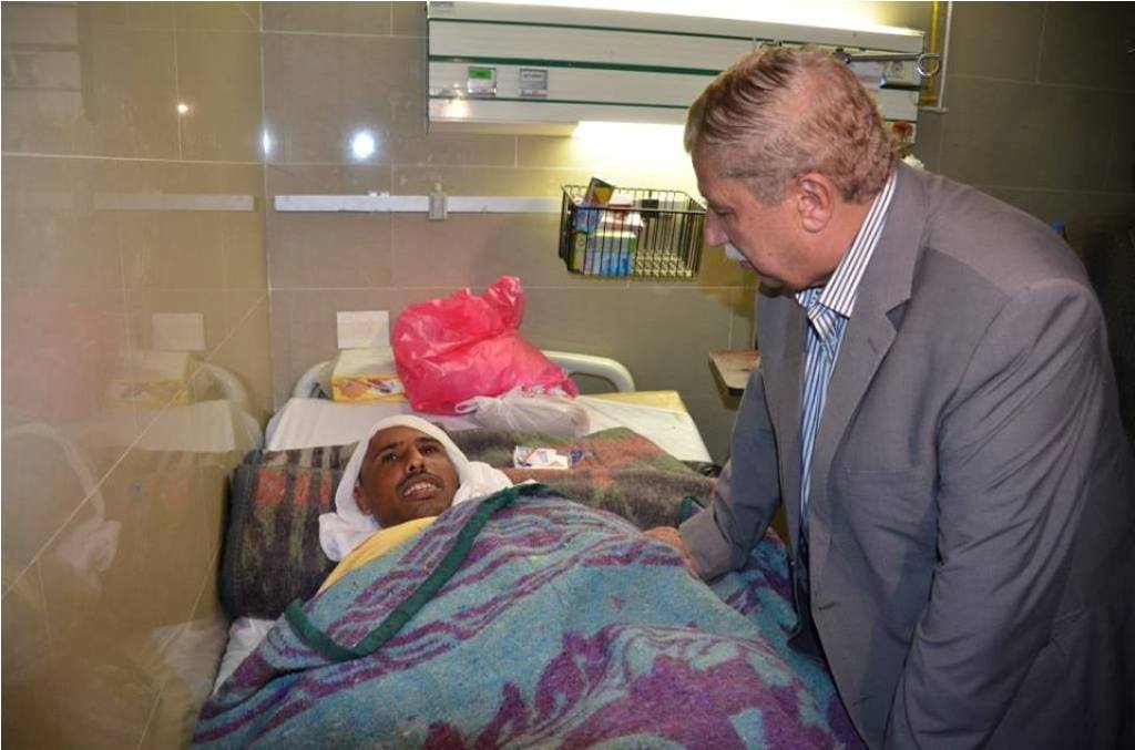 متابعة مصابين حادث الروضة الارهابى بمستشفيات الاسماعيلية (7)