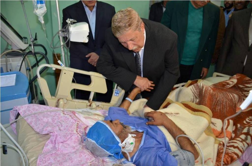 متابعة مصابين حادث الروضة الارهابى بمستشفيات الاسماعيلية (10)