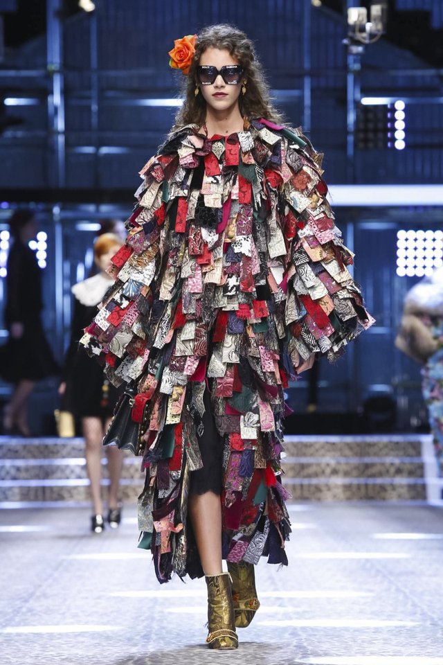 large_Dolce-Gabbana-RTW-FW17-Milan-fustany-7