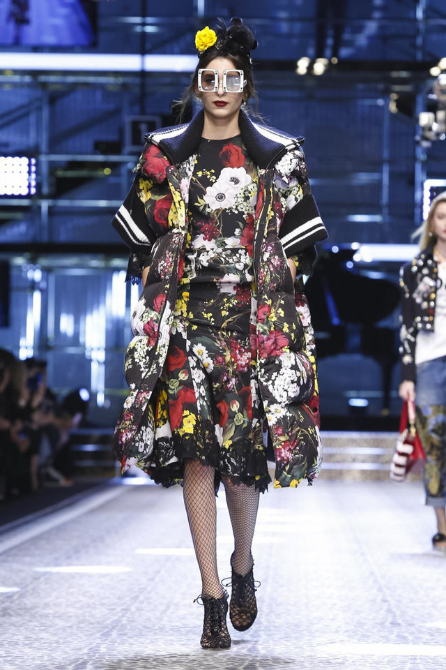 large_Dolce-Gabbana-RTW-FW17-Milan-fustany-14