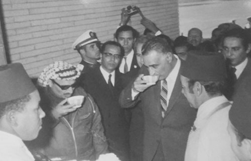 جمال عبد الناصر بصحبة ياسر عرفات