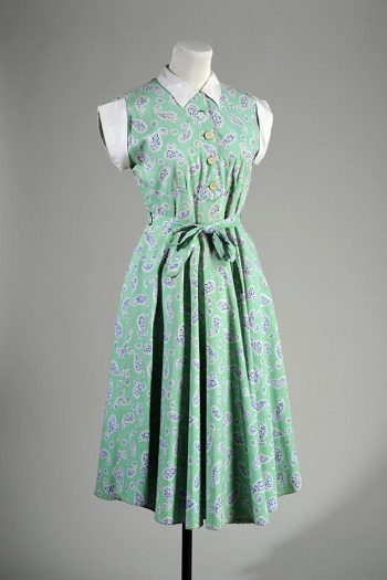 فستان بصناعة يدوية يعود لعام 1947 مستوحى من موضة أزياء باريس