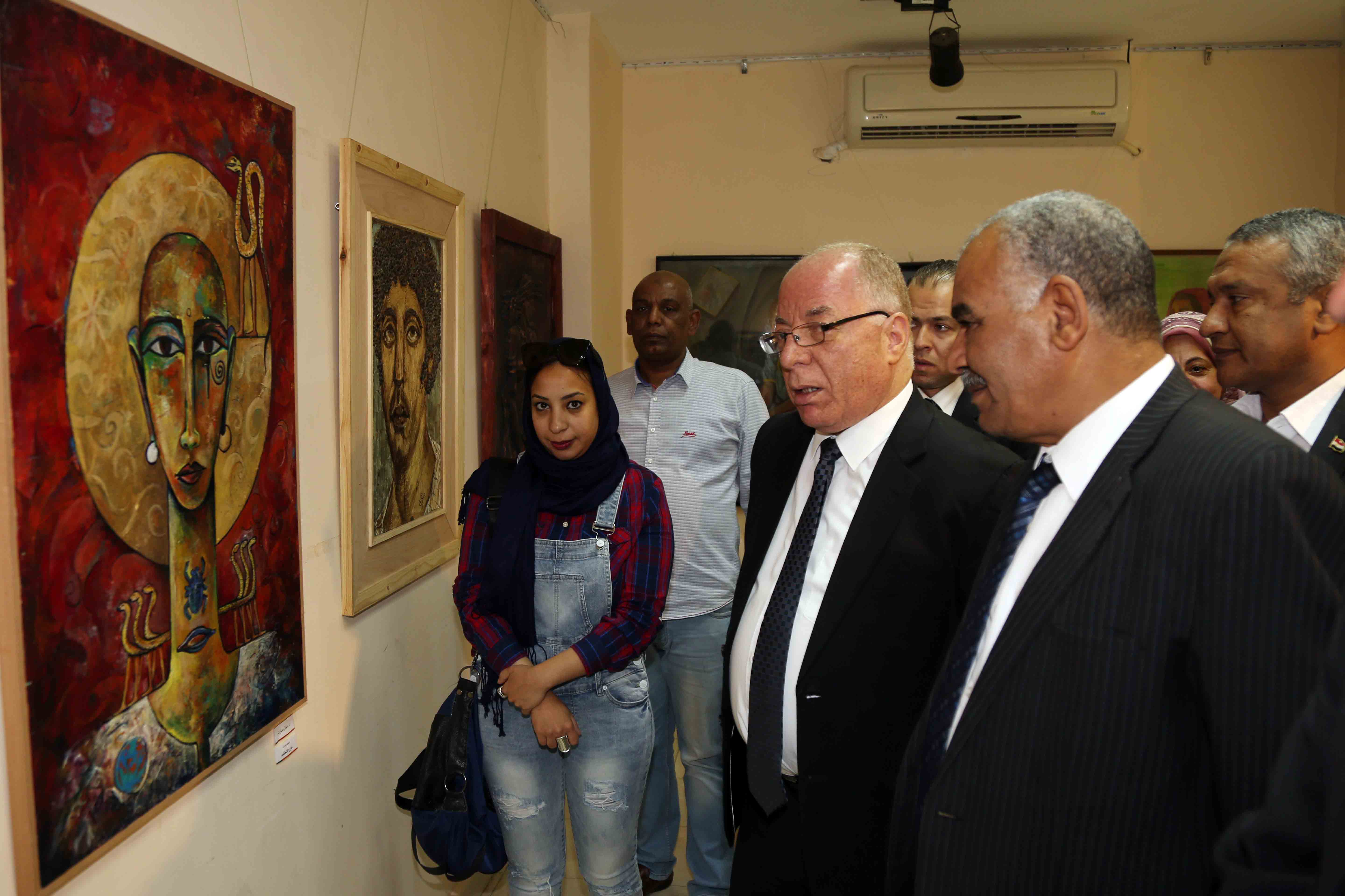 وزير الثقافة يدعم صعيد بلا سرطان ويقرر إقامة معرض دائم للكتاب بقصر بهاء طاهر (24)