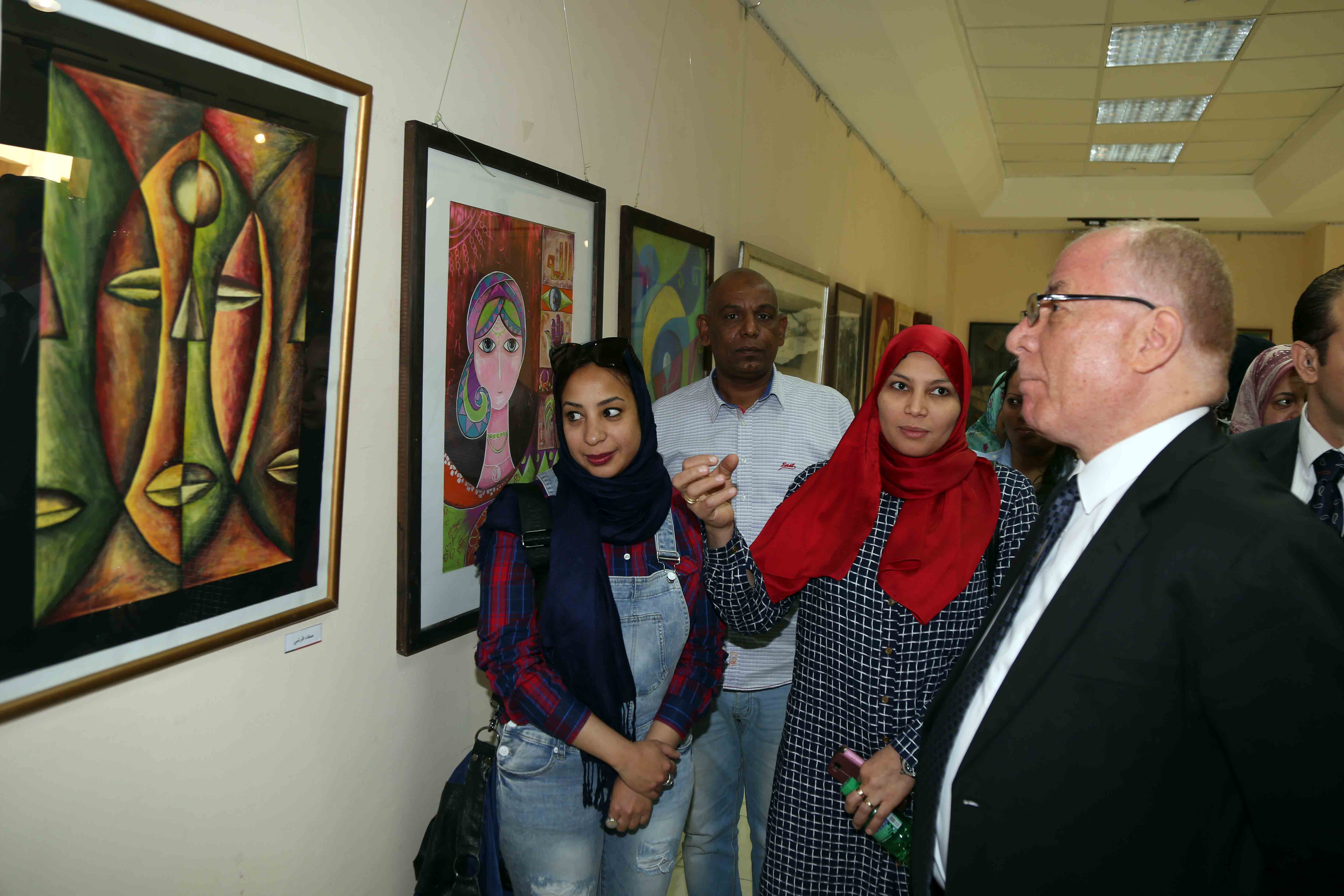 وزير الثقافة يدعم صعيد بلا سرطان ويقرر إقامة معرض دائم للكتاب بقصر بهاء طاهر (25)