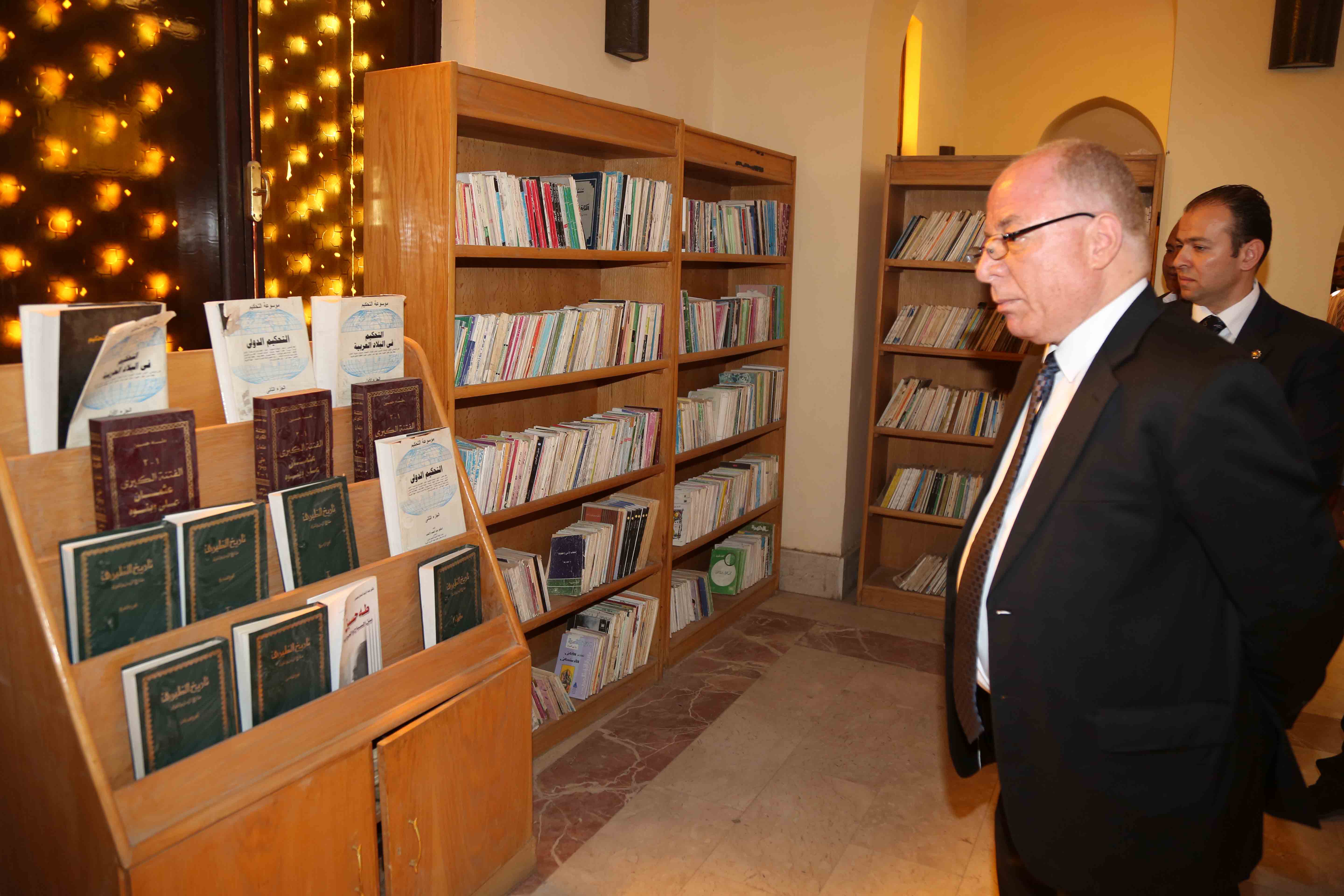وزير الثقافة يدعم صعيد بلا سرطان ويقرر إقامة معرض دائم للكتاب بقصر بهاء طاهر (4)