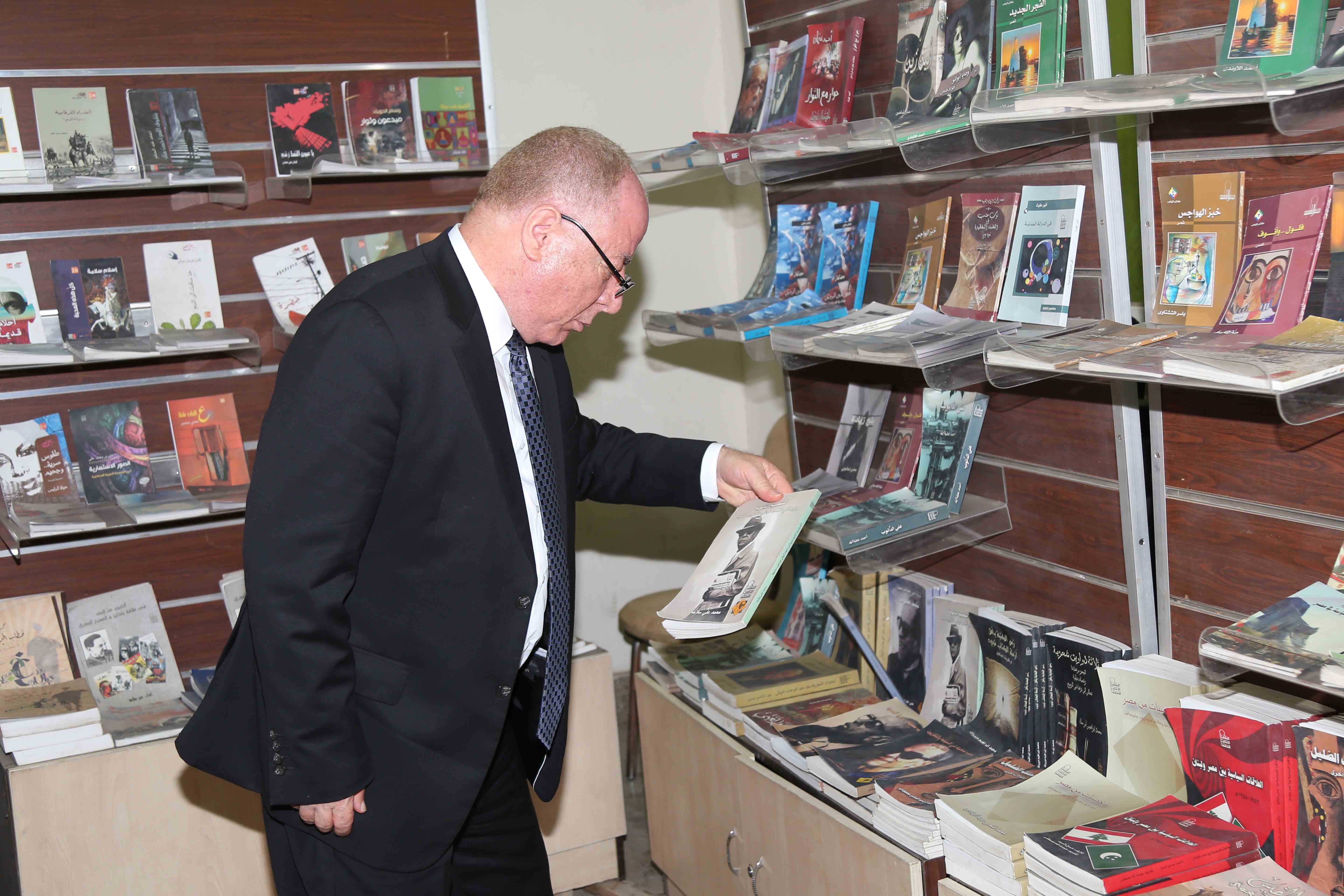 وزير الثقافة يدعم صعيد بلا سرطان ويقرر إقامة معرض دائم للكتاب بقصر بهاء طاهر (28)
