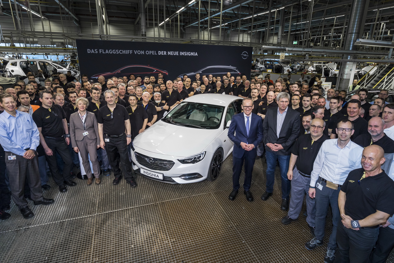2017-opel-insignia-production-16