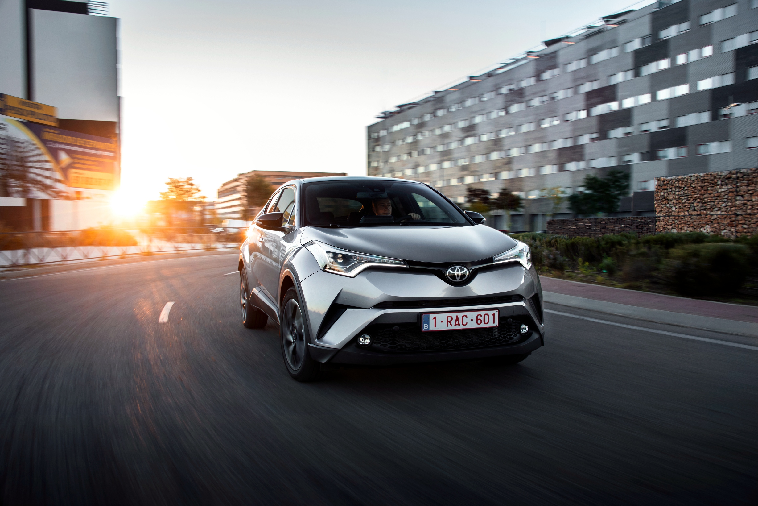 Toyota C-HR (2)