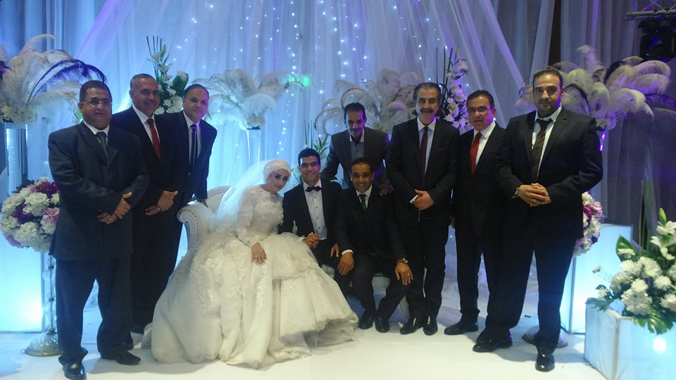 عثمان ودجيش واشرف مع العروسين