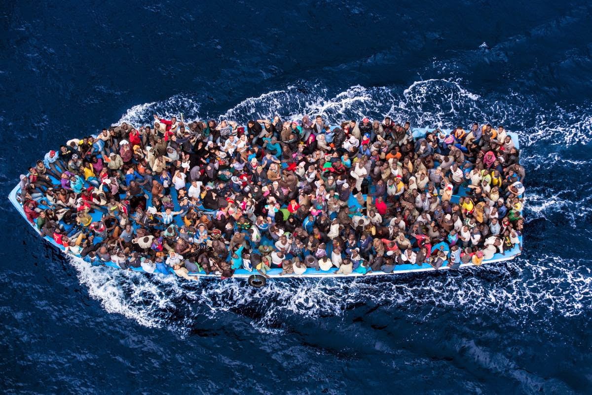 المخاطر تواجه اللاجئين خلال رحلتهم