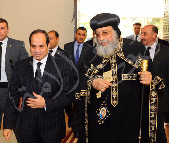 الرئيس عبدالفتاح السيسي مع البابا تواضروس (2)
