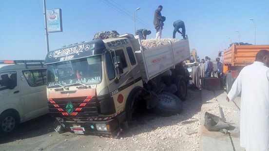 جهود مكثفة لرفع اثار حادث