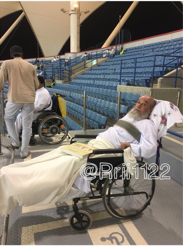 95468-المشجع-الهلالى-على-سرير-المرض 95468-المشجع-الهلالى-على-سرير-المرض