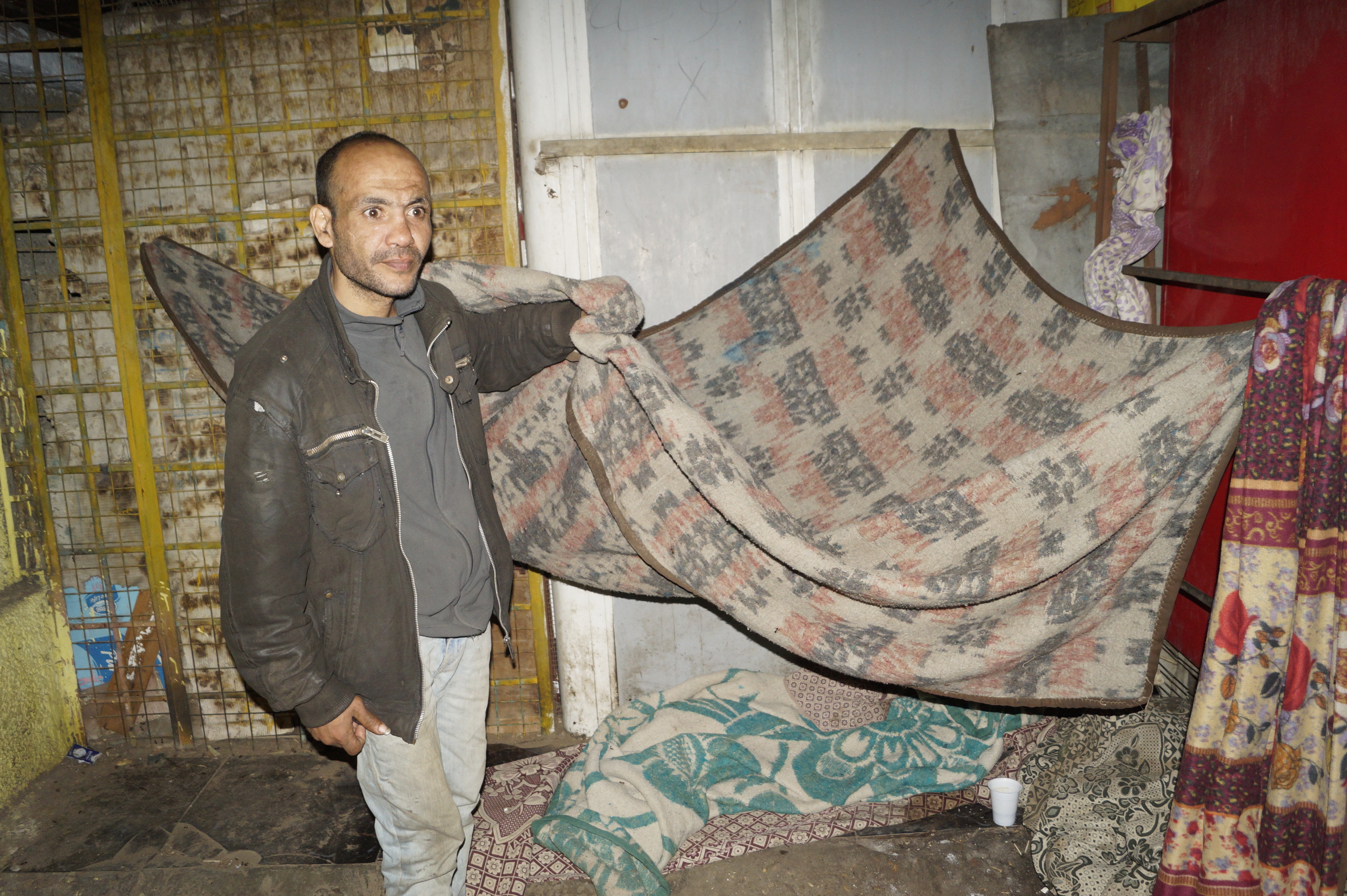 مكان مبيت ابراهيم بالشارع