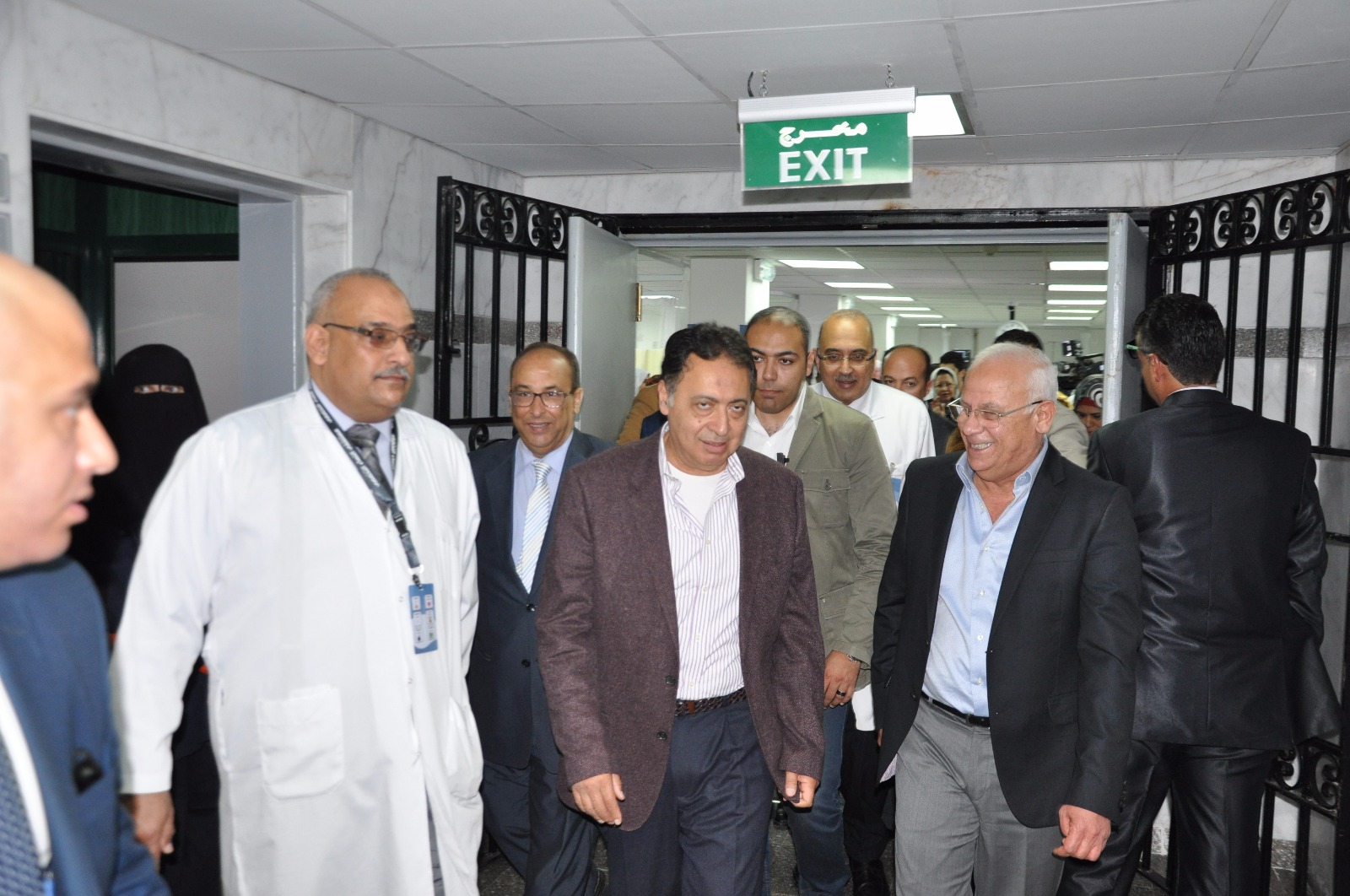وزير الصحة يتفقد مستشفى النساء والولادة ببورسعيد (10)