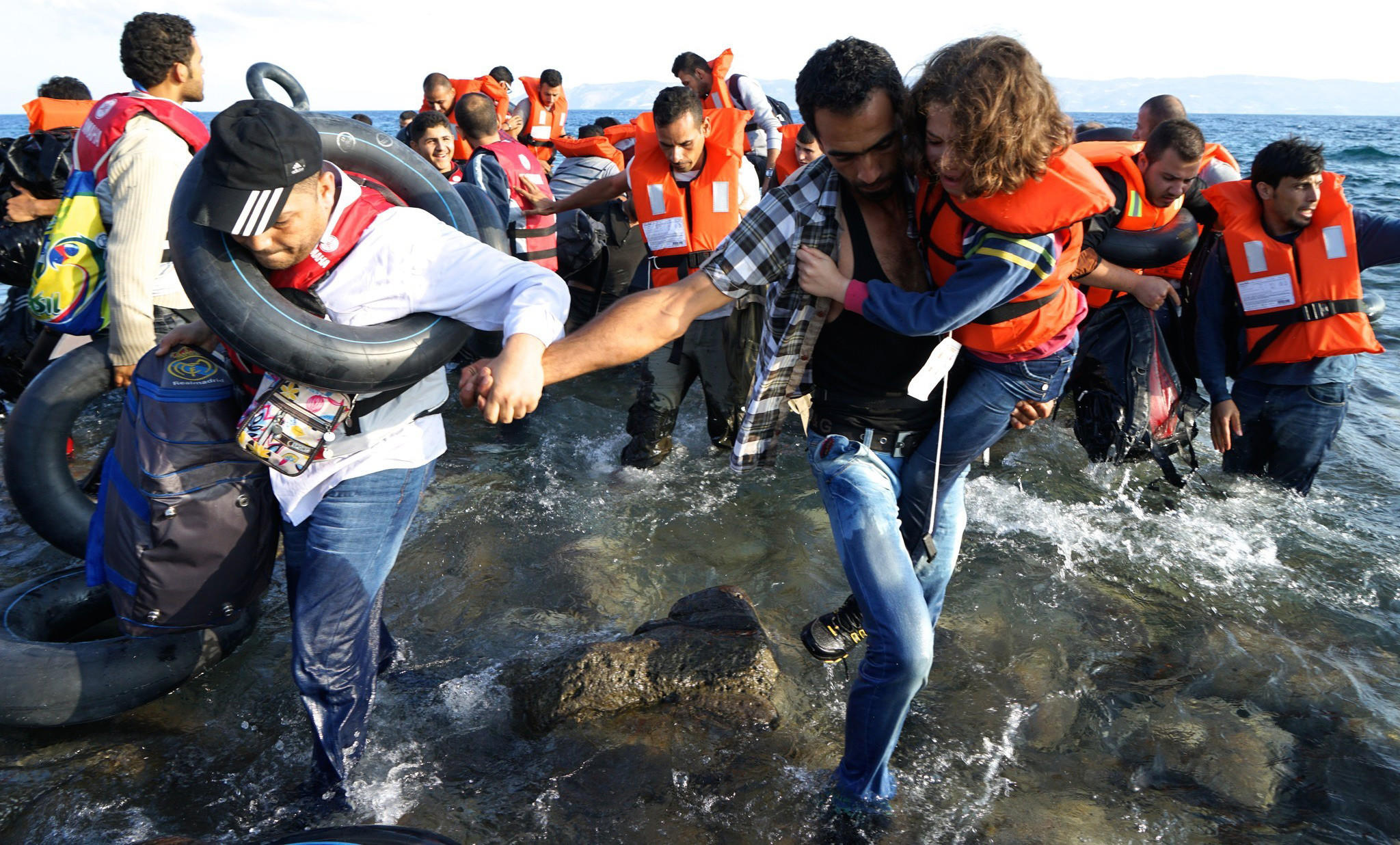 la-la-syria-holding-gallery-greece20150914-034-021 la-la-syria-holding-gallery-greece20150914-034-021
