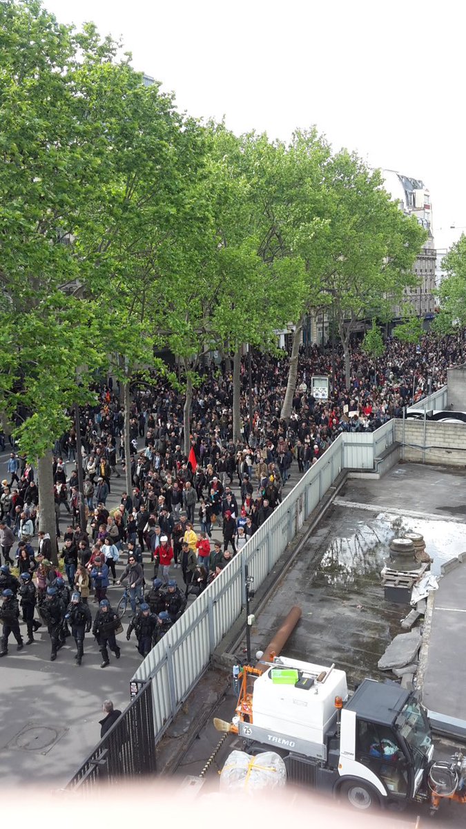 المسيرات في شوارع فرنسا
