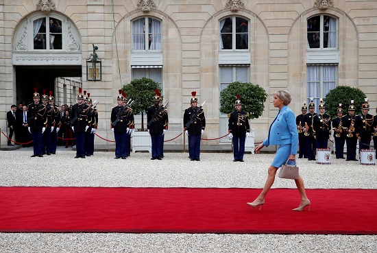 زوجة رئيس فرنسا فى قصر الإليزيه
