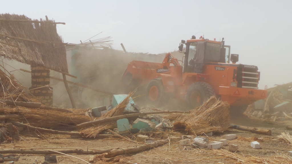 جانب من بدء حملة الإزالة بأسوان (3)